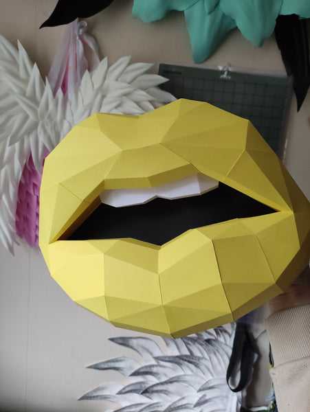 Yellow Card Lips 37cm Wall Decoration Beauty salon