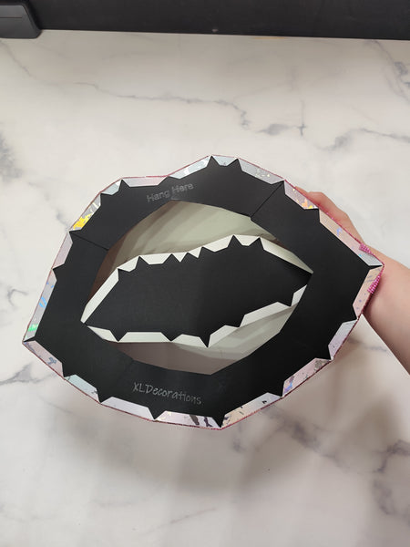 Diamond 💎👄 Card-paper lips 37cm wide