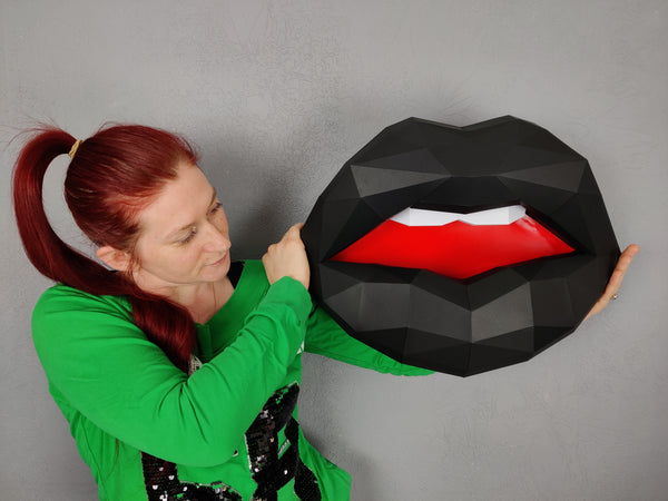 Black Card Large Lips 52 cm wide Wall Decoration Beauty salon