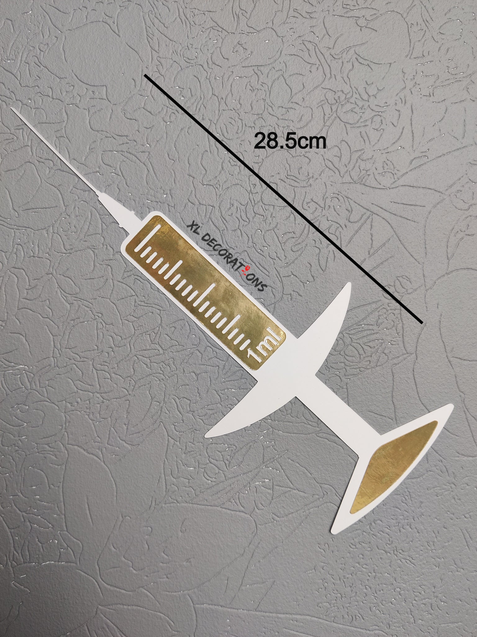 Gold/White Card Syringe 30cm Wall Decoration Beauty Salon