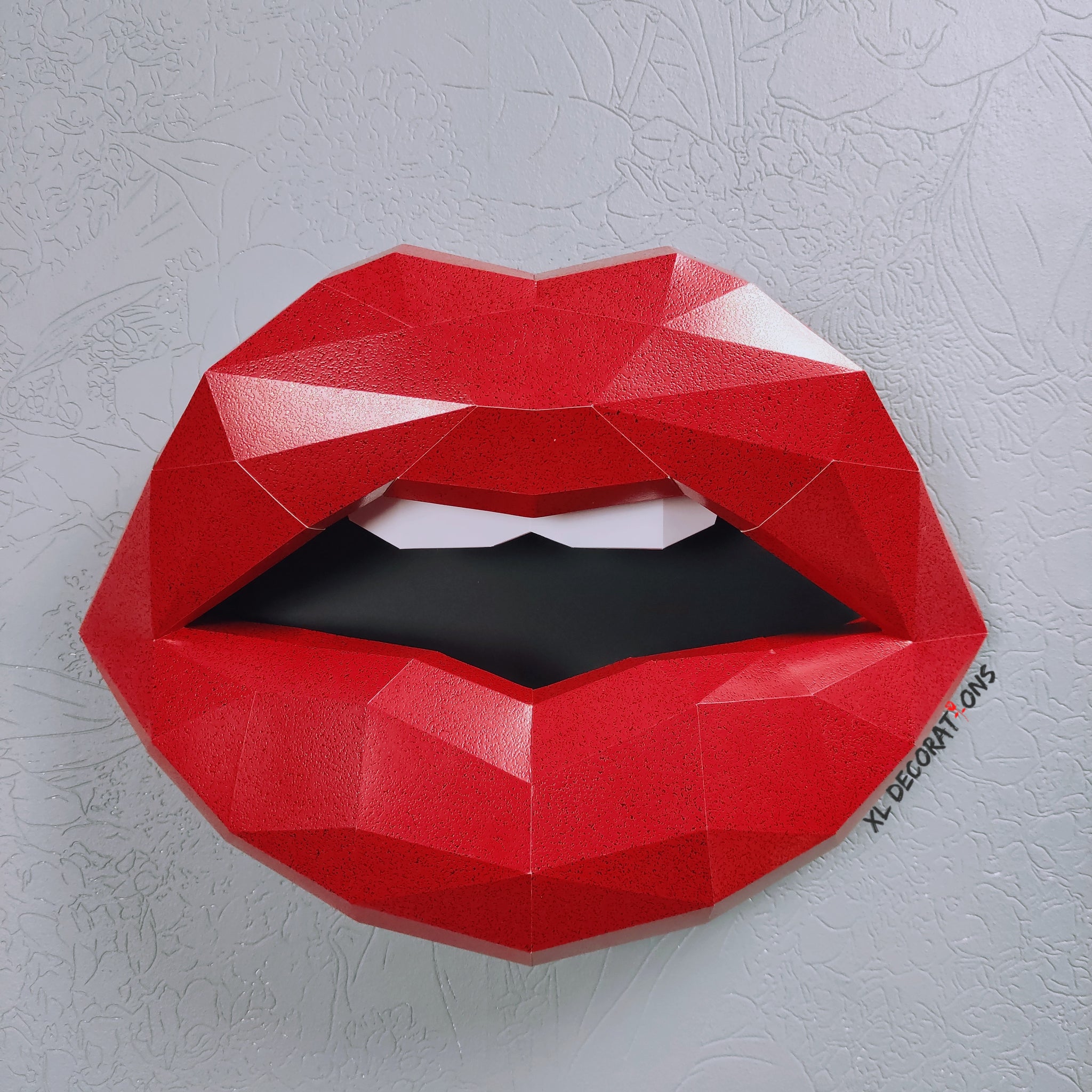 Red Textured Card Lips 37 cm wide Wall Decoration Beauty salon