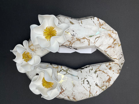 White Marble/Gold Flower lips 37cm wide Wall Decoration