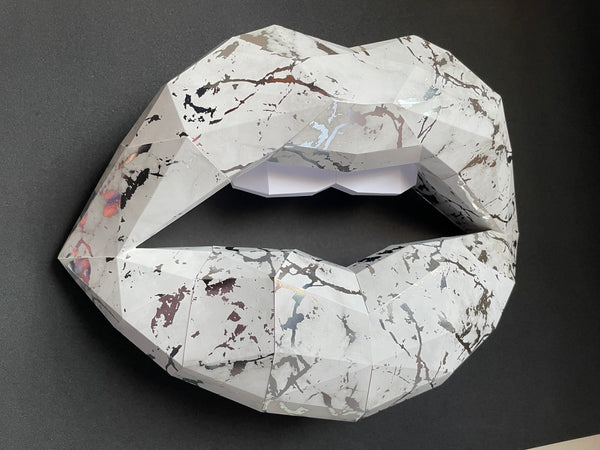 White Marble/Silver Card paper Lips 37cm Wall Decoration