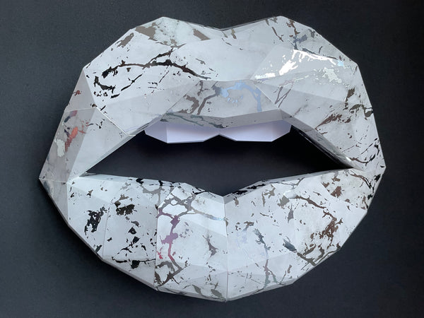 White Marble/Silver Card paper Lips 37cm Wall Decoration